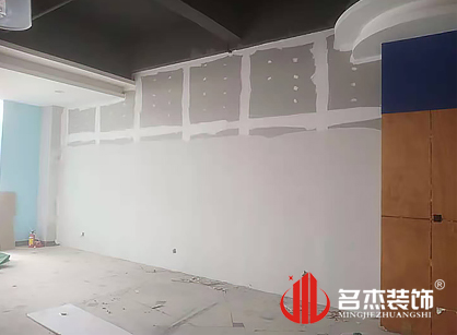 巡工地日記，佛山宏威路服裝展廳裝修項(xiàng)目進(jìn)行中