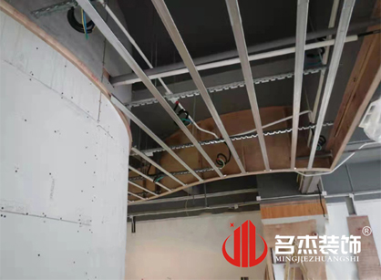 巡工地日記，鑒豐香精香料辦公室裝修項(xiàng)目緊張進(jìn)行中